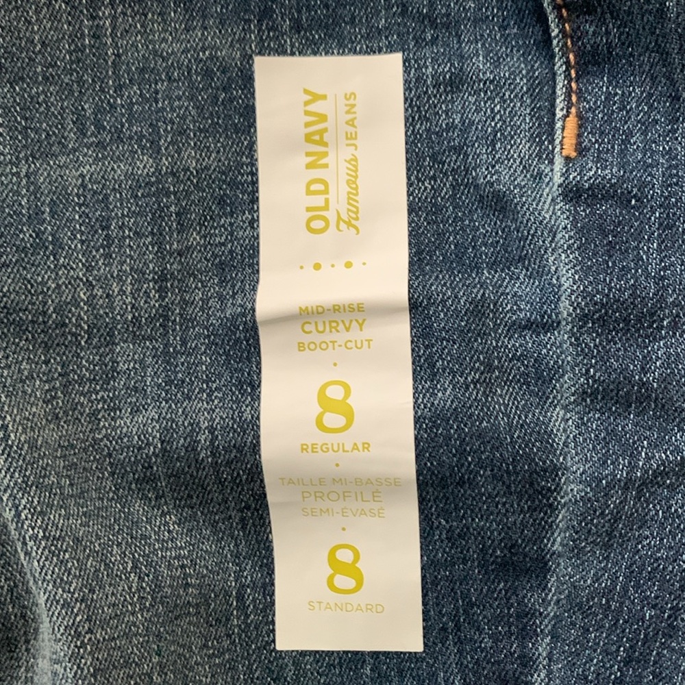 NWT Old Navy mid-rise curvy boot cut jeans. Regular length size 8 - Picture 6 of 8